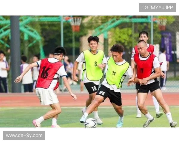 围绕南充是否仍有足球赛事这一话题展开的本地引发持续热点讨论